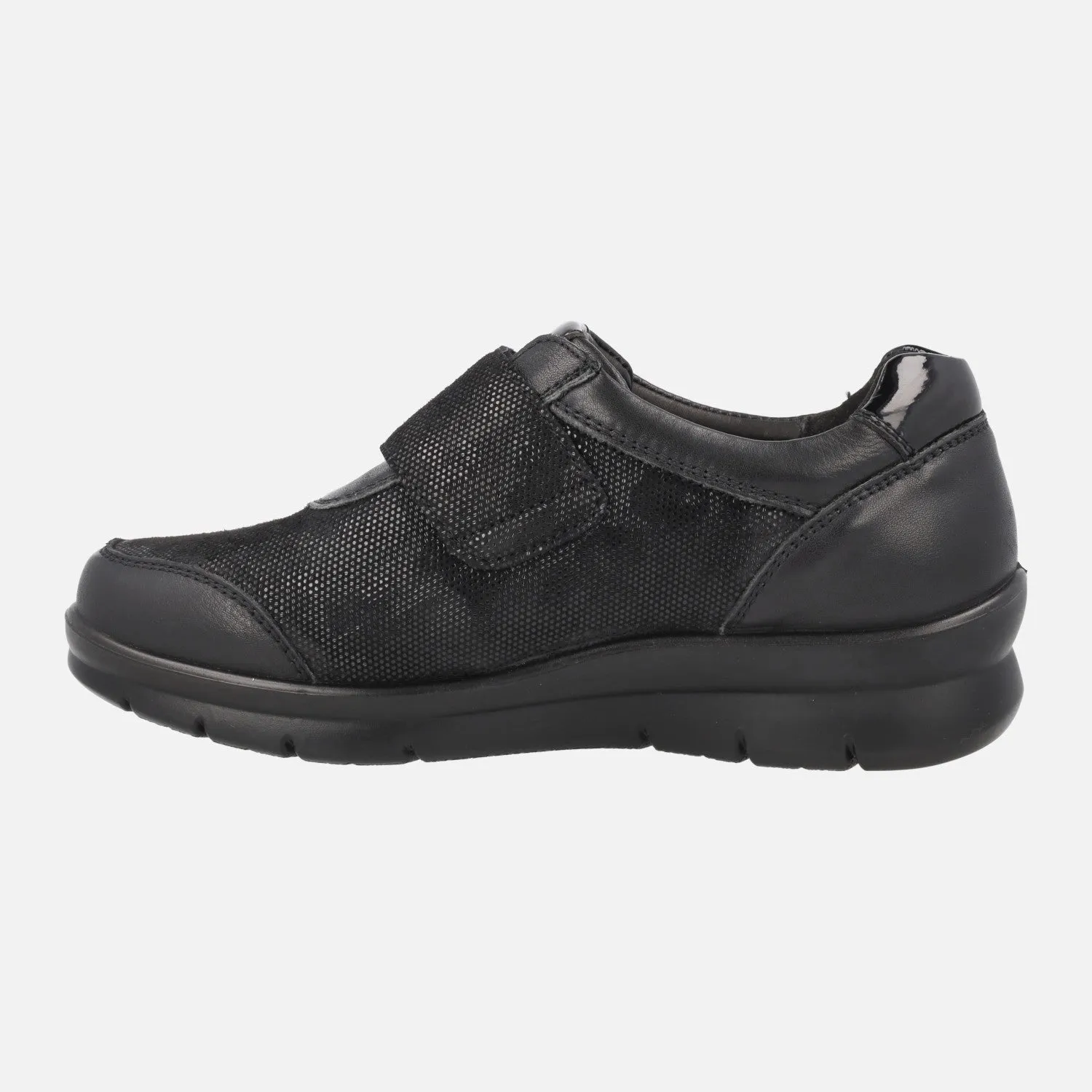 Deportivas multi material con cierre de velcro y membrana TEX
